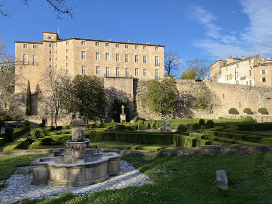 Das Chateau in Entrecasteaux