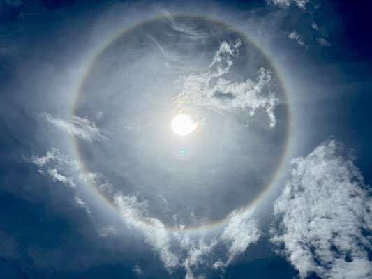 Wir sehen ein "Halo" am Himmel