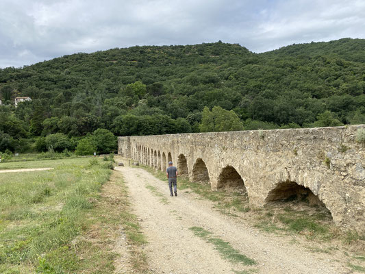 Wasserkunst - Aquädukt in Ansignan