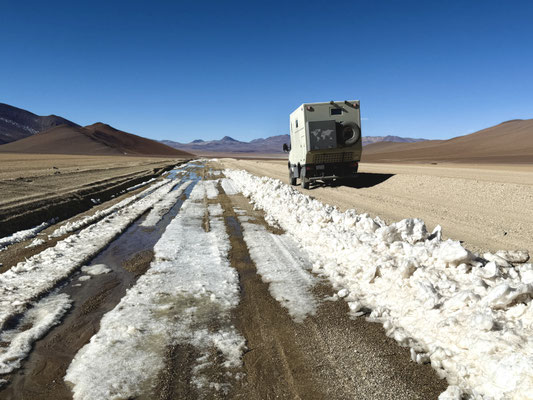 Schneereste am schmelzen