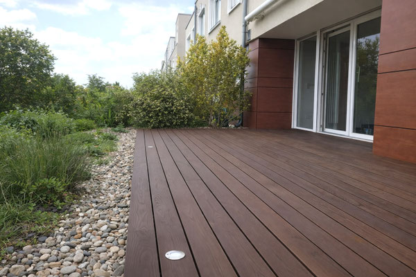Terrasse, Terrassendielen Thermoesche, LED Terrasse