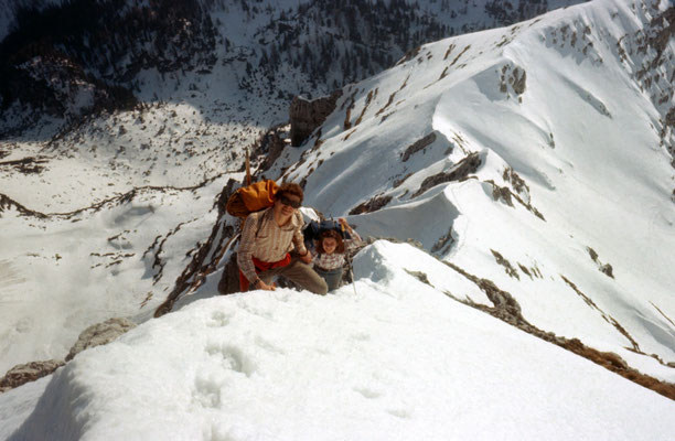 Sigi und Moni auf dem winterlichen Roßschweif in den 70ern