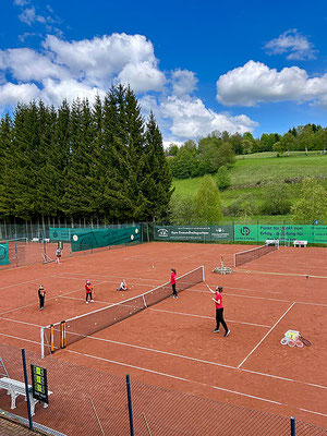 Offene Tennis-Spielstunde für Kinder und Jugendliche am 15.05.2026