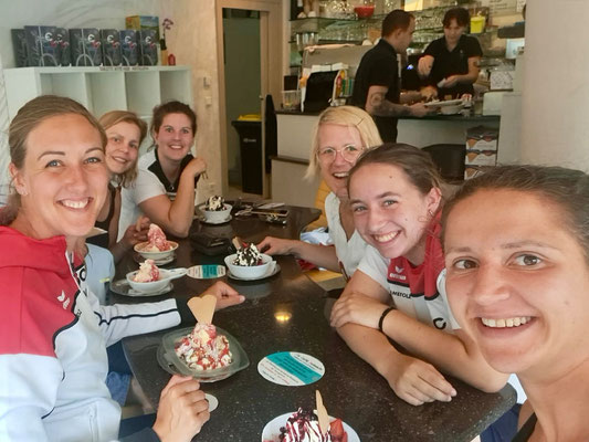 Abschluss Eis-Essen für unsere Damen1 Mannschaft