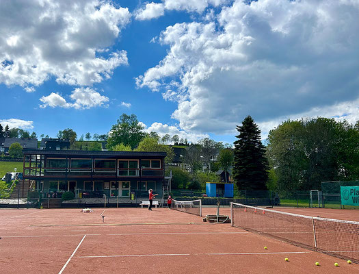 Offene Tennis-Spielstunde für Kinder und Jugendliche am 15.05.2026