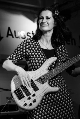 Gabrielle Mayland:  Bass | Backgroundgesang