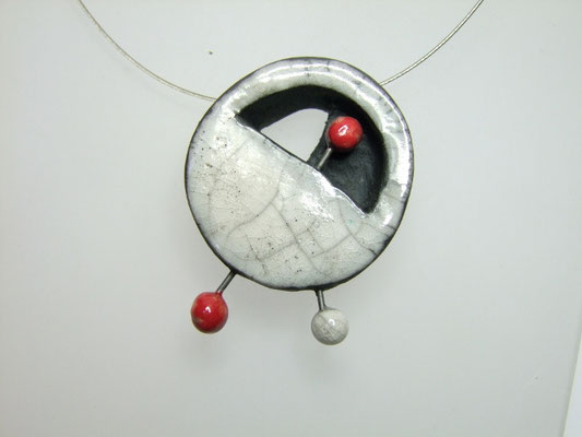 voir le collier contemporain ceramique raku