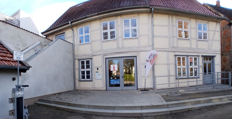 Zugang Museumsgebäude/Tourist-Info vom Amtsturm, c Amanda Hasenfusz