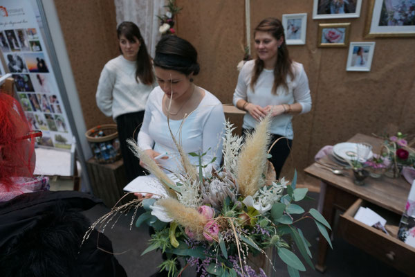 Hochzeitsmesse in Tübingen im Sparkassen Carré, Mühlbachäckerstraße 2, 72072 Tübingen bietet jede Menge Anregungen für Ihre Hochzeitsfeier. Musiker, Band, Live Gesang, Comedy, Karikaturist, Feuerwerk, Tischzauberer oder Mentalist alles ist möglich.