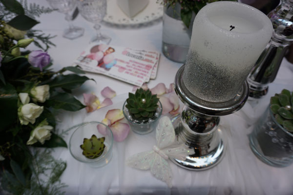 Eine Messe für Hochzeit bietet viele Ideen für Ihre Veranstaltung! Verschiedene Location, Brautkleider, Schmuck in allen Preislagen, Catering, Fotobox, Candy Bar, DJ, Sänger mit Live Musik, Zauberer & Mentalmagier, Schnellzeichner und Feuershow!