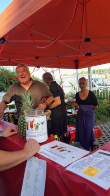 Walking Act in Stuttgart fasziniert mit Zauberei & Mentalmagie. Geeignet für Sommerfeste, Mitarbeiterfeier, Weihnachtsfeier,