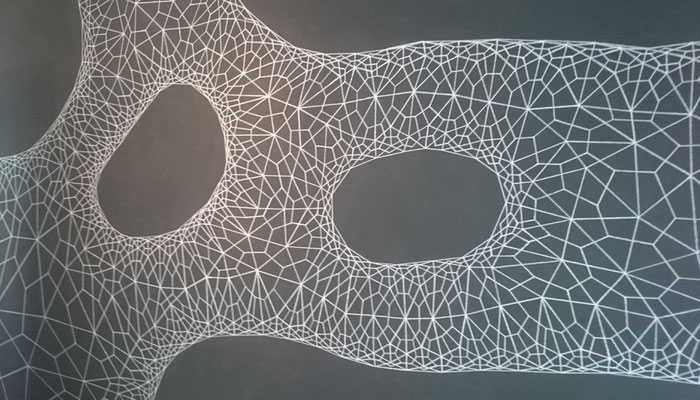 Wand in Zimmer, ca. 310 x 255 cm, Muster mit Molotowstiften gemalt
