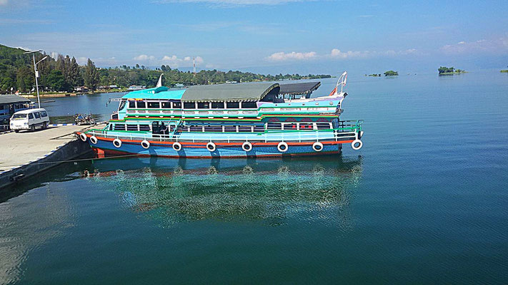 Fähre von Parapat nach TukTuk , Lake Toba