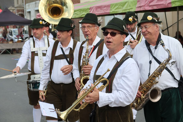 Ah ces musiciens, avec leur musique bavaroise savent mettre l'ambiance