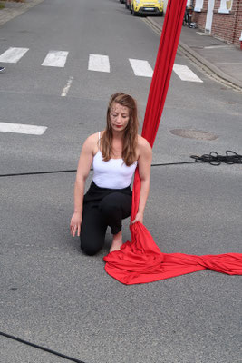 Elle se concentre
