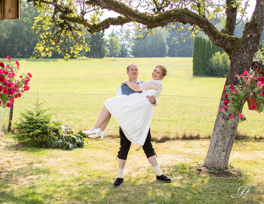 Anna Christopher Hochzeit In Bayrischer Tracht Getpictures