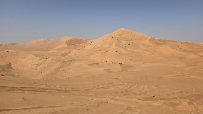 VAST DUNE LANDSCAPE RUB AL KHALI OMAN
