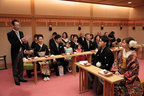 大阪、神戸、京都、撮って出しエンドロール、写真撮影、記録ビデオ、おすすめ、結婚式moviesにお任せ。持ち込みカメラマン、外注カメラマン