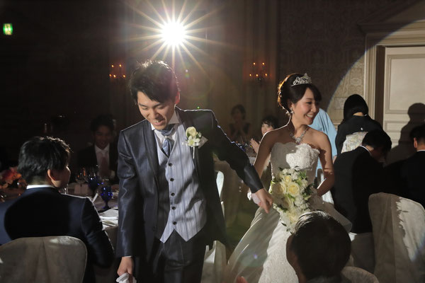 大阪、神戸、京都、撮って出しエンドロール、写真撮影、記録ビデオ、おすすめ、結婚式moviesにお任せ。持ち込みカメラマン、外注カメラマン