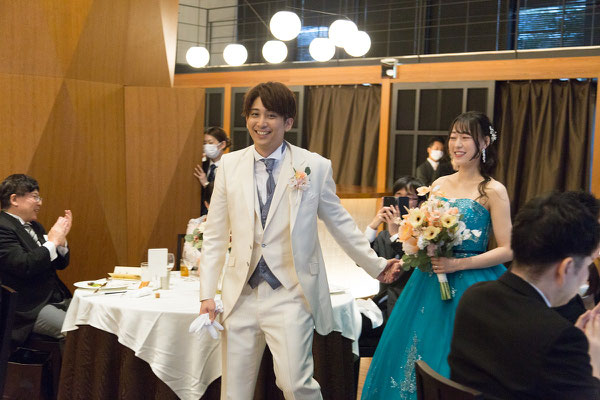レストランミッテ、mitte、大阪-神戸-京都での結婚式持ち込み、外注カメラマンは結婚式moviesへお任せください- 記録ビデオ撮影-撮って出しエンドロール-写真スナップ撮影が40000円から