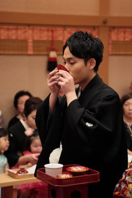 大阪、神戸、京都、撮って出しエンドロール、写真撮影、記録ビデオ、おすすめ、結婚式moviesにお任せ。持ち込みカメラマン、外注カメラマン