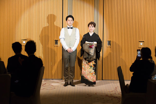 大阪-神戸-京都での結婚式持ち込み、外注カメラマンは結婚式moviesへお任せください-前撮りムービー、前撮り写真 記録ビデオ撮影-撮って出しエンドロール-写真スナップ撮影が40000円から