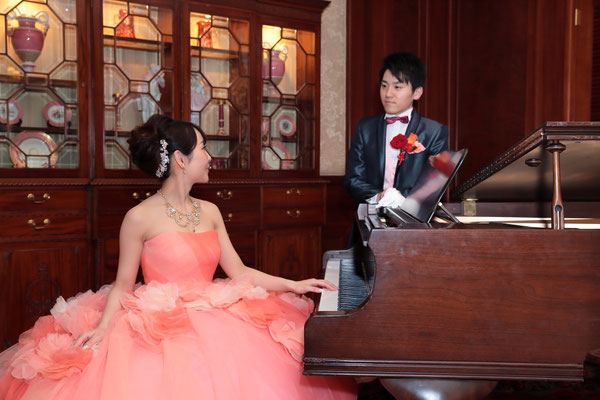 大阪、神戸、京都、撮って出しエンドロール、写真撮影、記録ビデオ、おすすめ、結婚式moviesにお任せ。持ち込みカメラマン、外注カメラマン