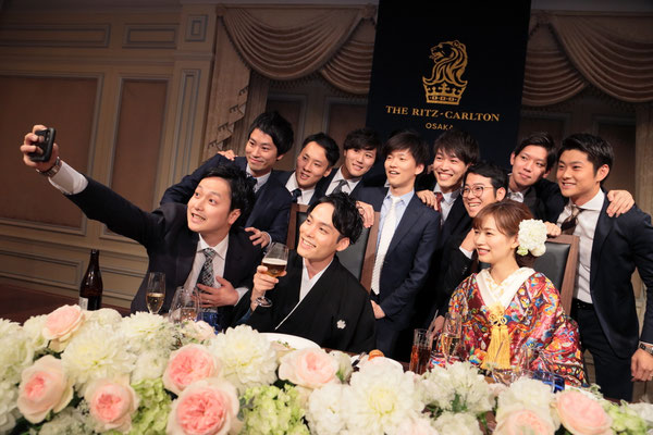 大阪、神戸、京都、撮って出しエンドロール、写真撮影、記録ビデオ、おすすめ、結婚式moviesにお任せ。持ち込みカメラマン、外注カメラマン