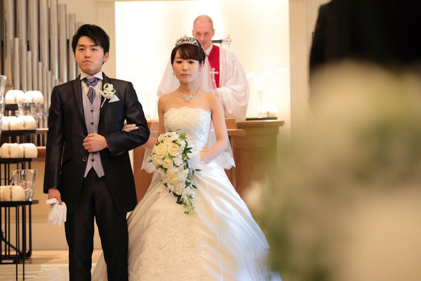大阪、神戸、京都、撮って出しエンドロール、写真撮影、記録ビデオ、おすすめ、結婚式moviesにお任せ。持ち込みカメラマン、外注カメラマン