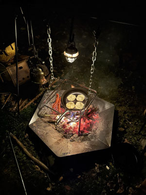Skottsberg Pfanne Cast Iron 28, naan over Fire, Brot über dem Feuer