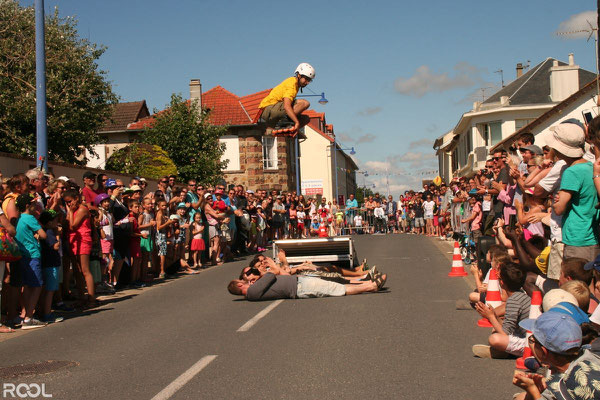 ROOL - Oscar Briex - Spectacle de rue Roller Acrobatique