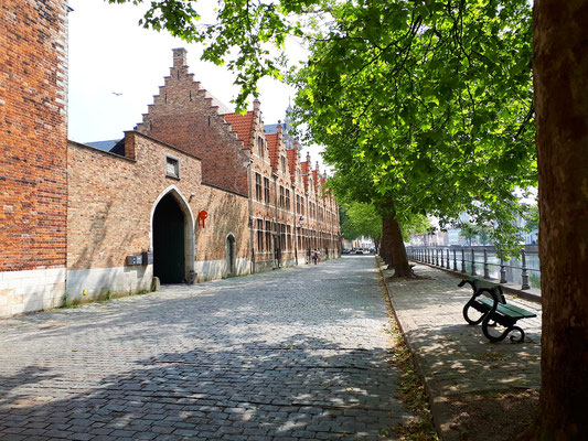 Straße in die Altstadt