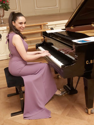 Pianistin: Ayan Mammadli