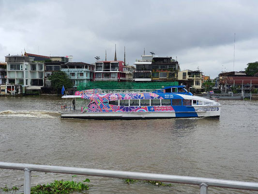 The river boat, a great alternative to cars, especially in the dense Bangkok traffic.