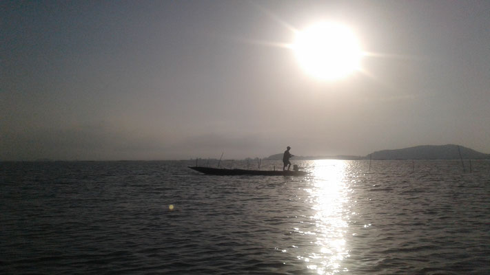 Setting fish trap