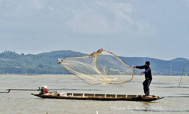 Fishermen at Songkhla Lake