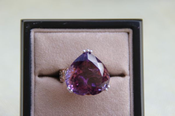 Sambia Amethyst, Sambia, 26,1 ct, Herzschliff