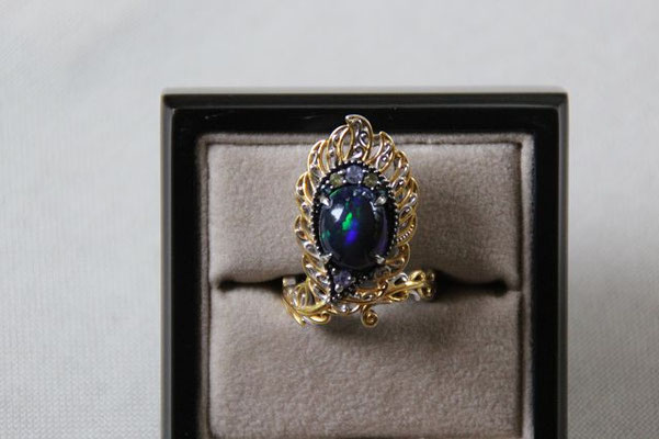 Blauer Opal, Äthiopien, 12x10 mm, 2,817 ct