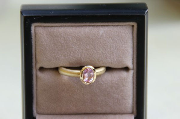 pinker Imperial Topas, Brasilien, 7x5 mm, 0,80 ct