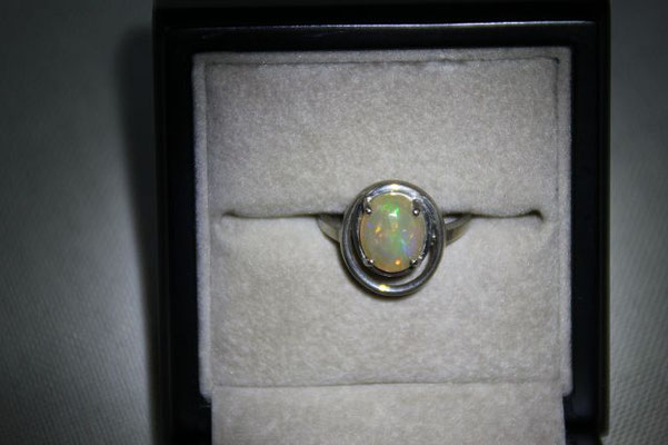 Indonesischer Opal, Indonesien, 10x8 mm, 1,36 ct