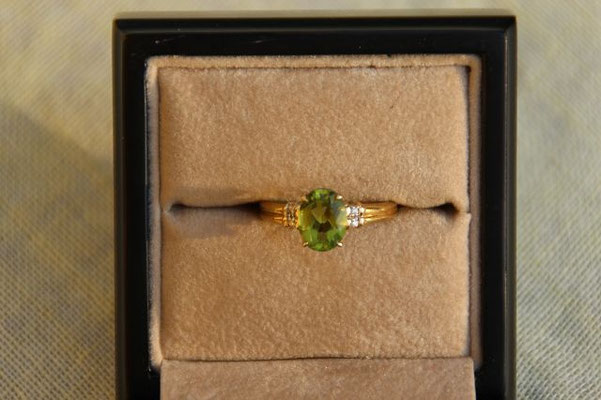 Peridot, China, 9x7 mm, 1,63 ct