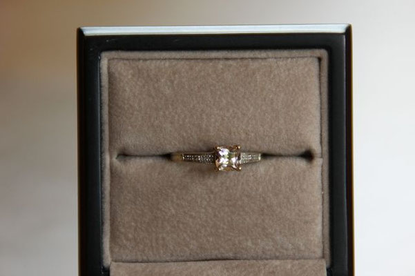 Morganit Mosambik, 0,96 ct, Antiker Kissenschliff