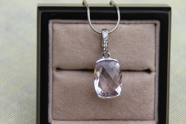 Lavendel Amethyst, Brasilien, 16x12 mm, 8,12 ct