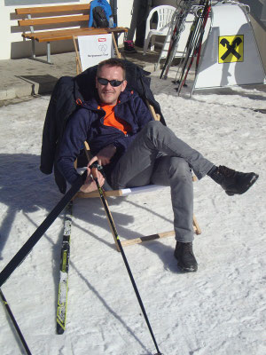 ... und da gibt´s die Auflösung - übrigens: die Ski sind nur Dekoration!