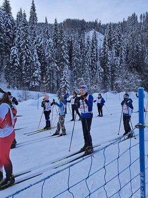 die Jungen nehmen die 5km-Easy-Race in Angriff