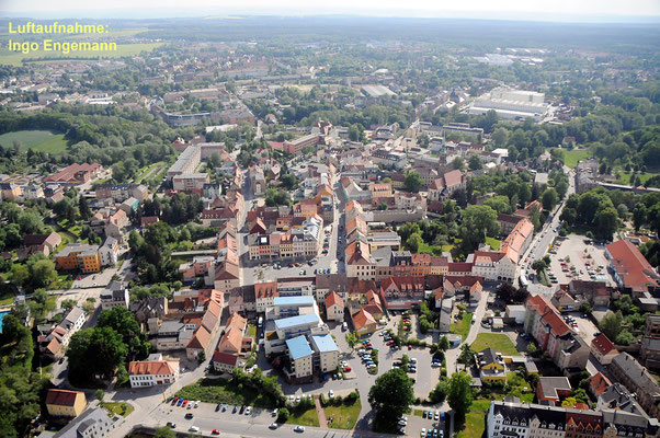 Radeberg, Stadtzentrum, Richtung Südwest, re. oben die Brauerei