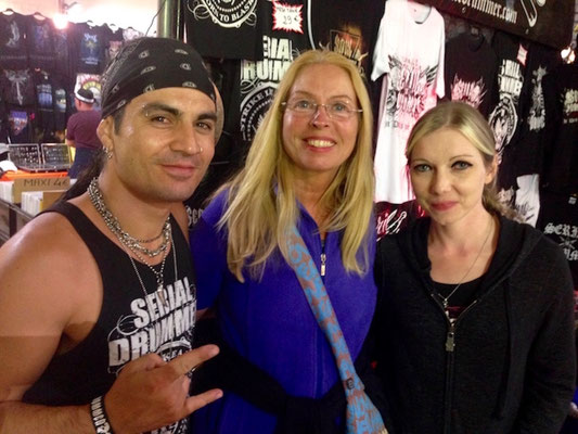Reina with Franky Constaza (Blazing War Machine, Tambours du Bronx, ex-Dagoba) and his wife, Hellfest 2018