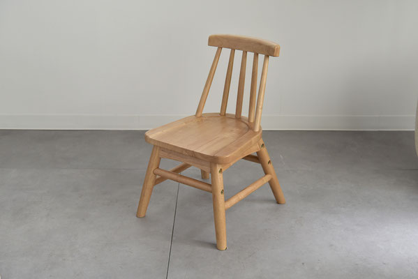 ウィンザーチェアー 座り心地にこだわったカラフルなウィンザーチェア（ダイニング