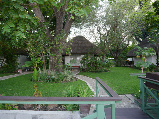 Bungalow mit Mangobaum und Blick auf Sambia 