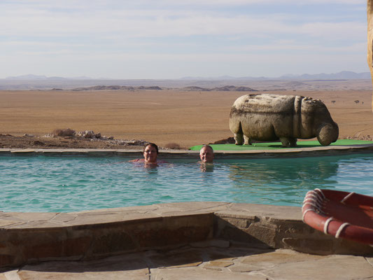 Erfrischung auf Rostock Ritz Desert Lodge